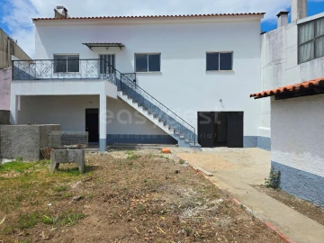 Moradia T3 para Venda em São João da Boa Vista