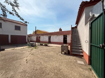 Moradia T4 para Venda em Serra D'El-Rei