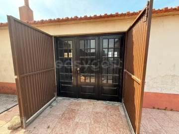 Moradia T4 para Venda em Serra D'El-Rei