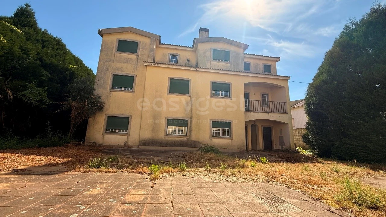 Prédio para Venda em Tortosendo Foto 1