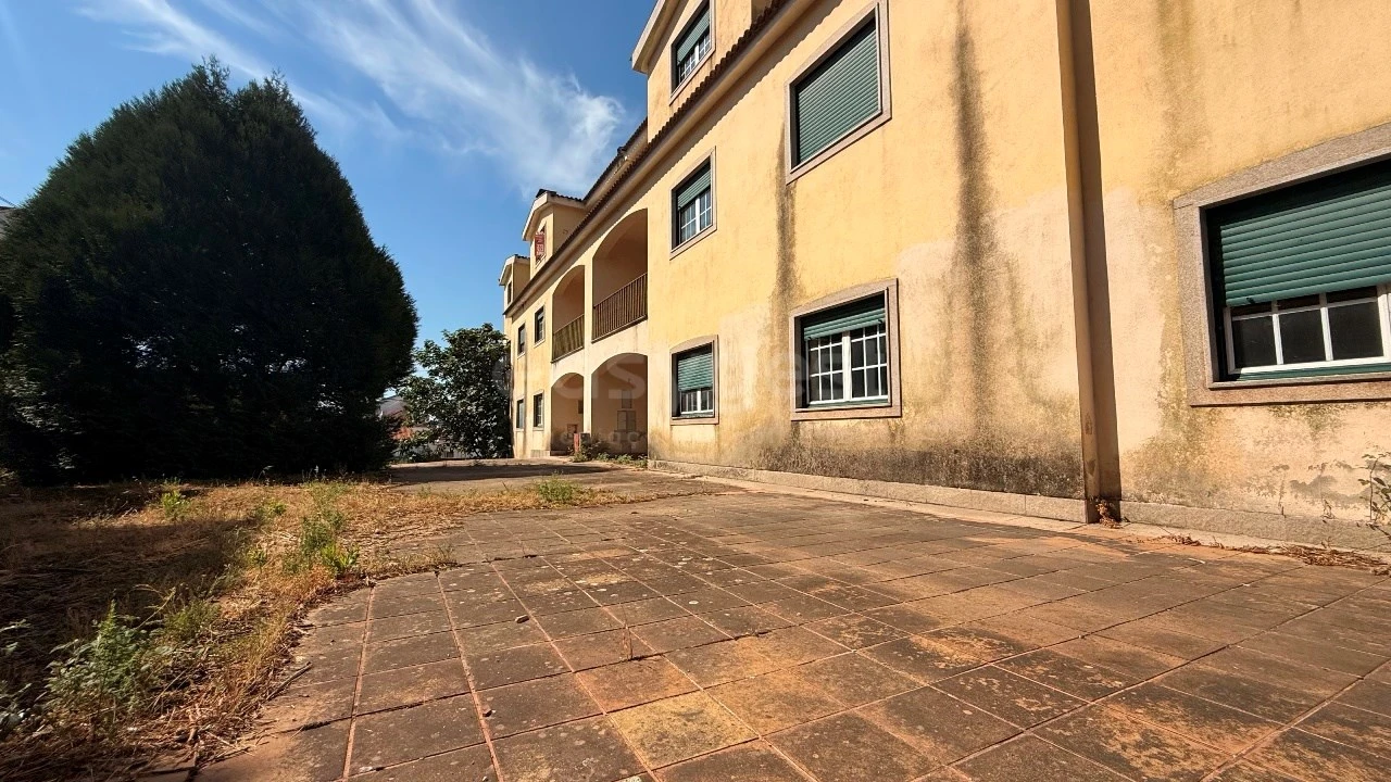 Prédio para Venda em Tortosendo Foto 3