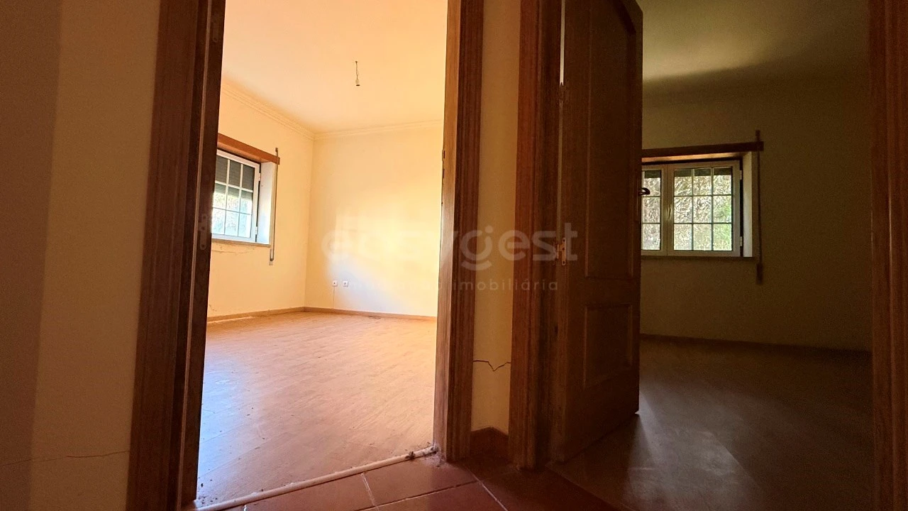 Prédio para Venda em Tortosendo Foto 9
