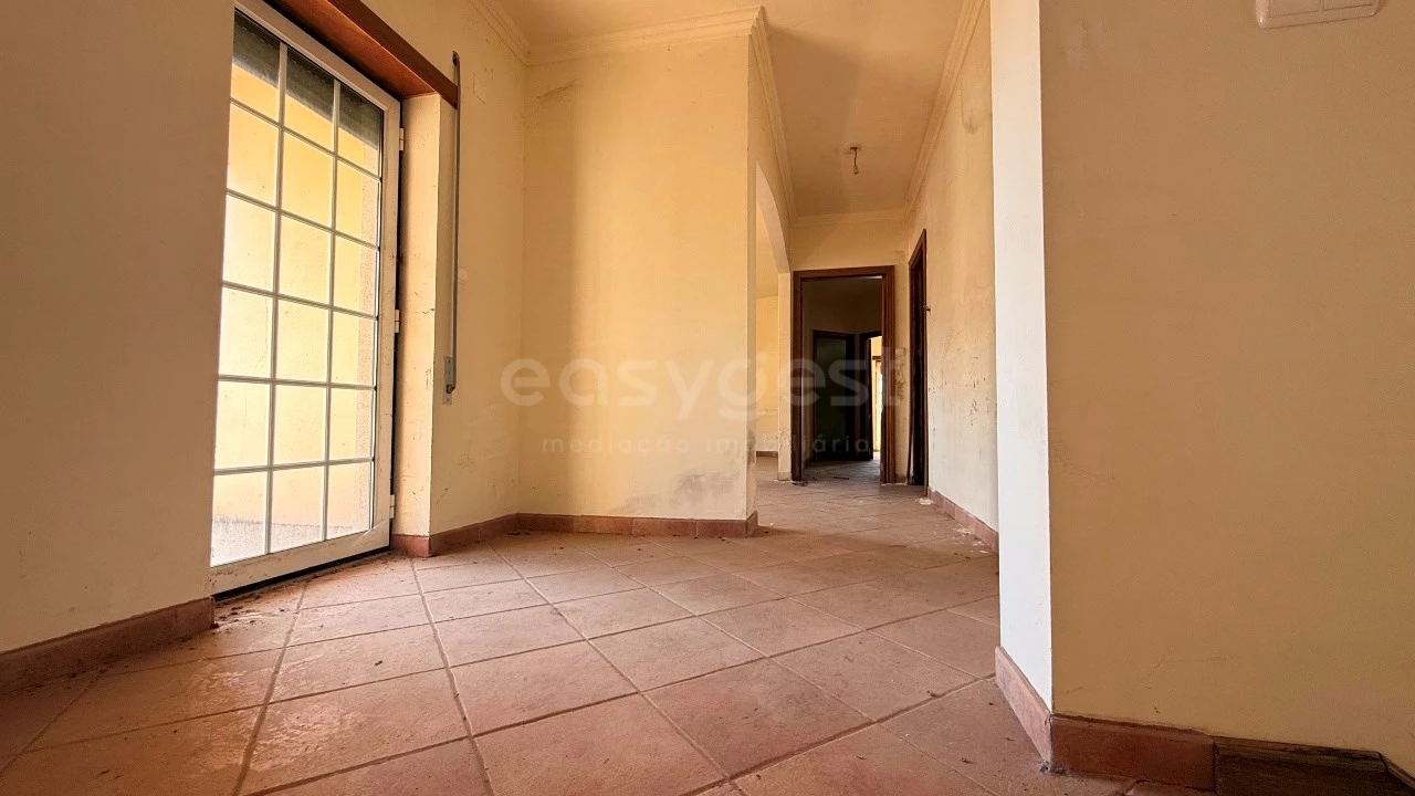 Prédio para Venda em Tortosendo Foto 18
