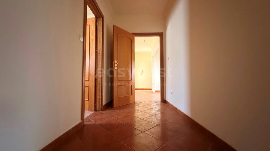 Prédio para Venda em Tortosendo Foto 13