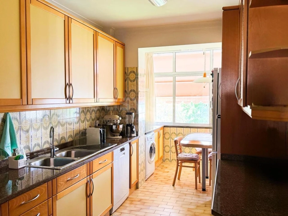 Apartamento T3 para Venda em Carcavelos e Parede Foto 5