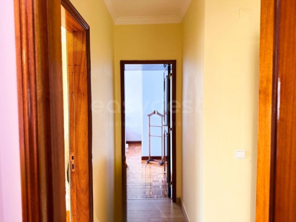 Apartamento T3 para Venda em Carcavelos e Parede Foto 7