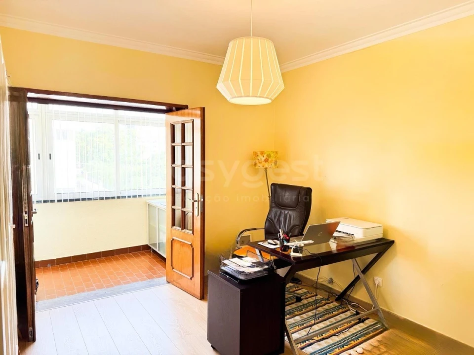 Apartamento T3 para Venda em Carcavelos e Parede Foto 12