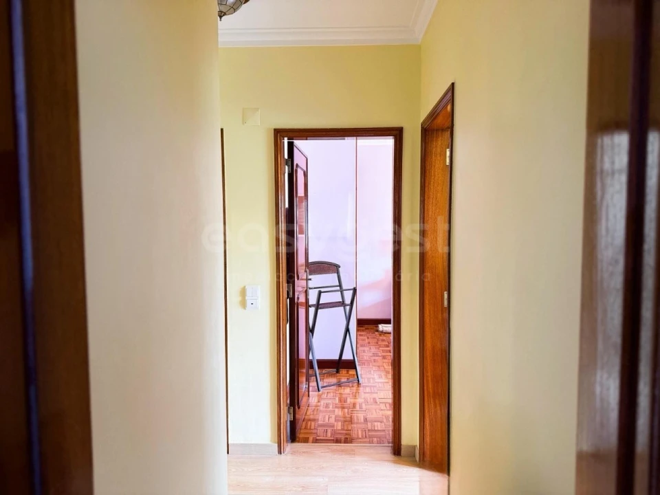 Apartamento T3 para Venda em Carcavelos e Parede Foto 16