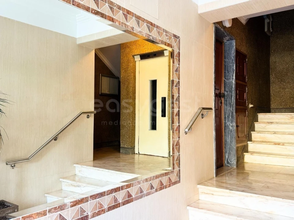 Apartamento T3 para Venda em Carcavelos e Parede Foto 22