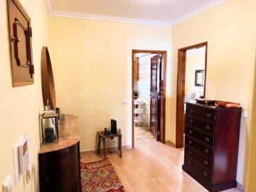 Apartamento T3 para Venda em Carcavelos e Parede