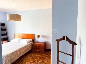 Apartamento T3 para Venda em Carcavelos e Parede