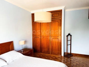 Apartamento T3 para Venda em Carcavelos e Parede
