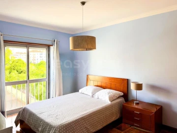 Apartamento T3 para Venda em Carcavelos e Parede