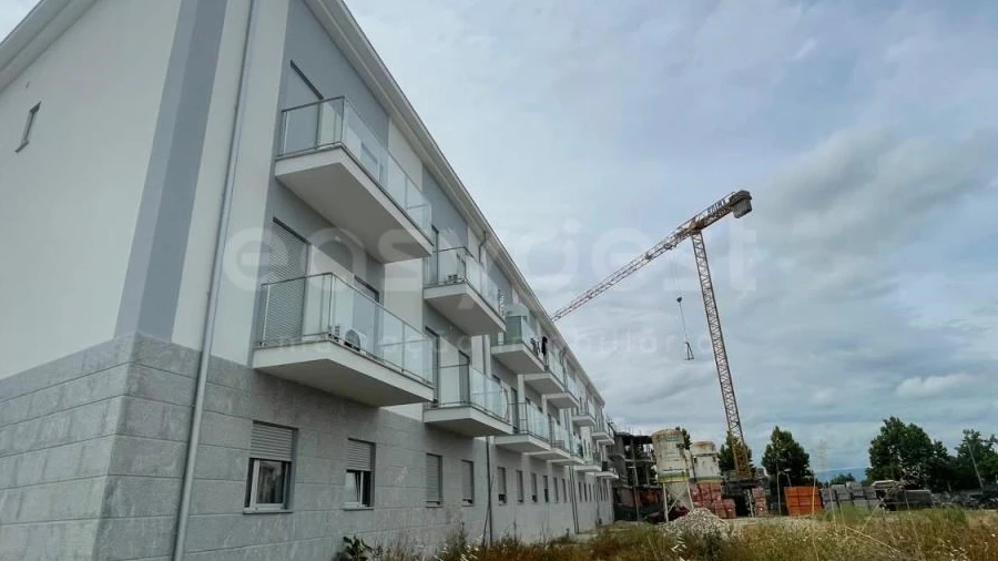 Apartamento T2 para Venda em Currelos, Papízios e Sobral