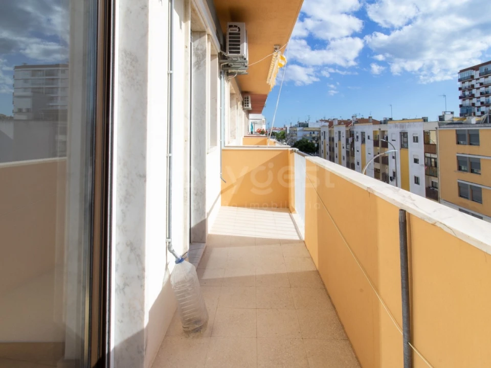 Apartamento T2 para Venda em Vila Real de Santo Antonio Foto 1