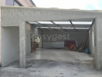 Moradia T4 para Venda em Pataias e Martingança