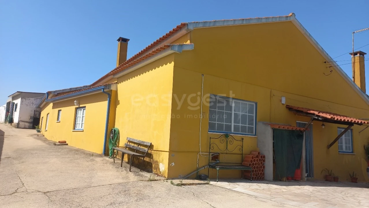Moradia T5 para Venda em Azoia de Cima e Tremês Foto 1