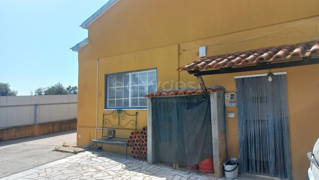 Moradia T5 para Venda em Azoia de Cima e Tremês Foto 3