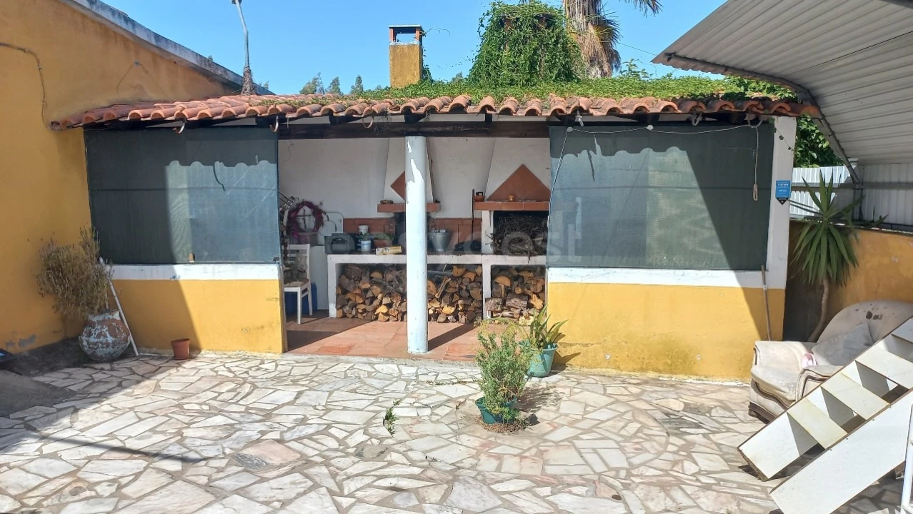 Moradia T5 para Venda em Azoia de Cima e Tremês Foto 4