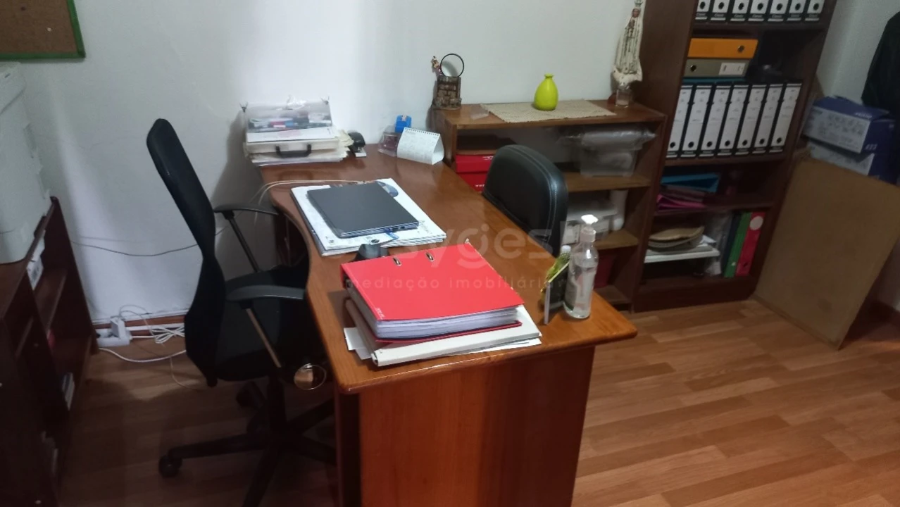 Moradia T5 para Venda em Azoia de Cima e Tremês Foto 11