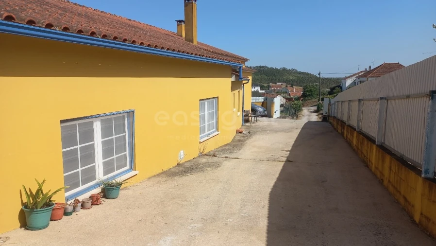 Moradia T5 para Venda em Azoia de Cima e Tremês Foto 2