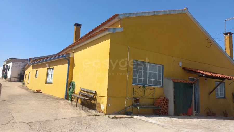 Moradia T5 para Venda em Azoia de Cima e Tremês