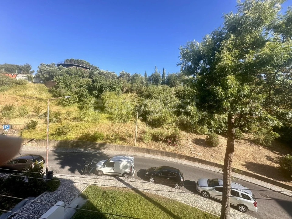 Apartamento T2 para Venda em Campolide Foto 17