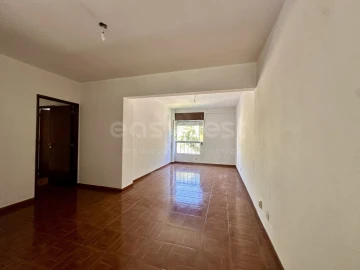 Apartamento T2 para Venda em Campolide