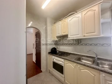 Apartamento T2 para Venda em Campolide