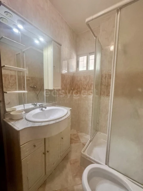 Apartamento T2 para Venda em Campolide