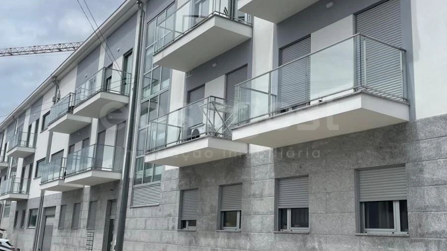 Apartamento T2 para Venda em Currelos, Papízios e Sobral