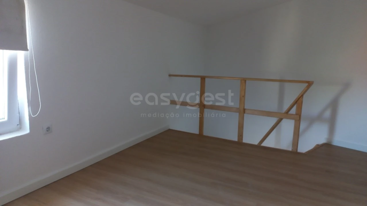 Moradia T1 para Venda em Amiais de Baixo Foto 10