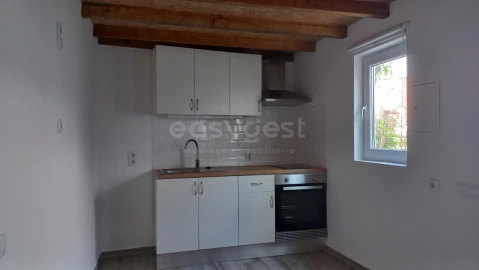 Moradia T1 para Venda em Amiais de Baixo