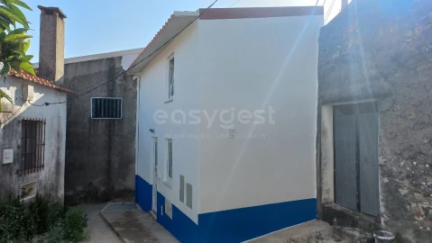 Moradia T1 para Venda em Amiais de Baixo