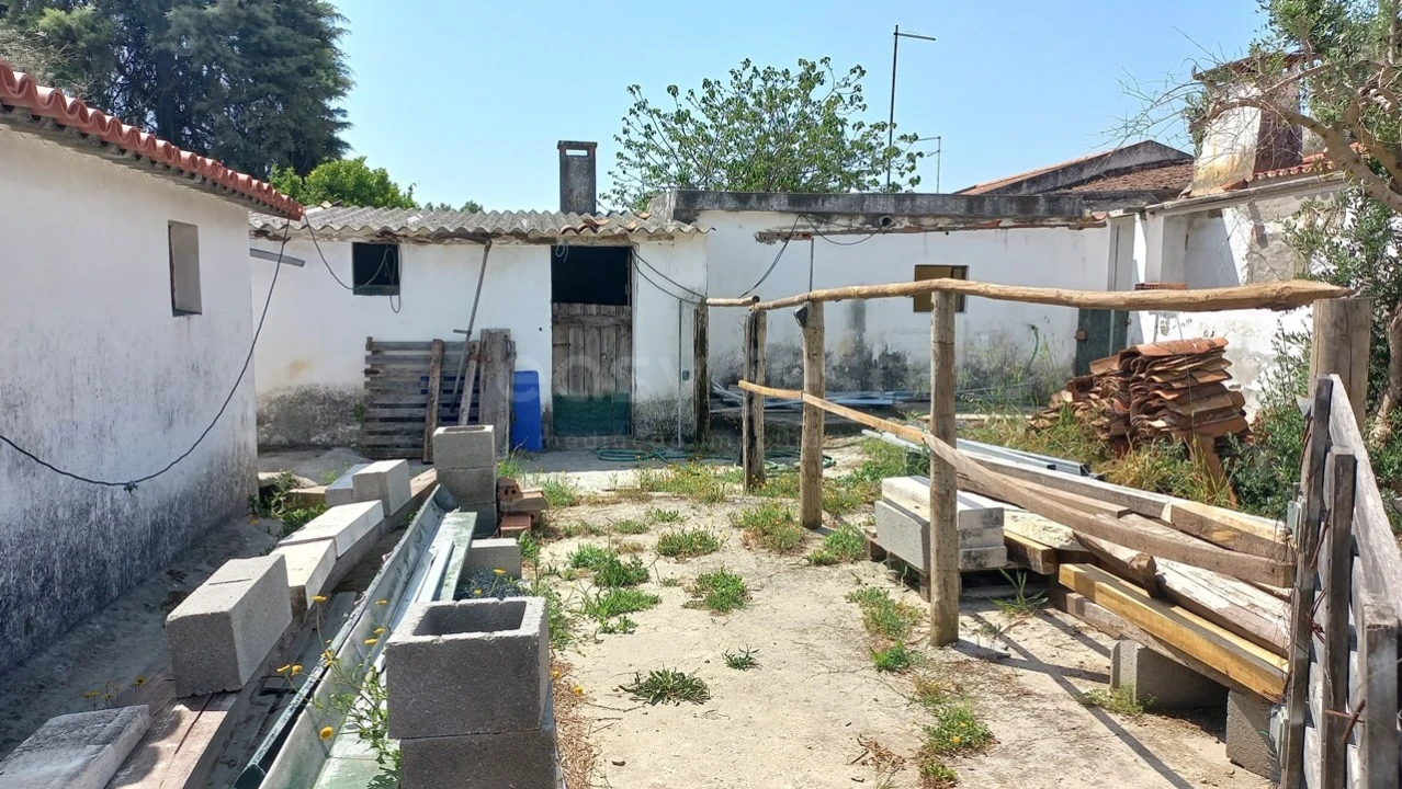 Moradia T2 para Venda em Achete, Azoia de Baixo e Póvoa de Santarém Foto 13
