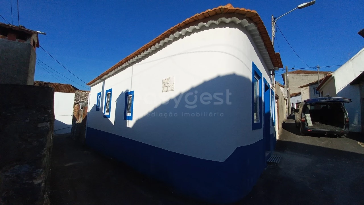 Moradia T2 para Venda em Amiais de Baixo Foto 2
