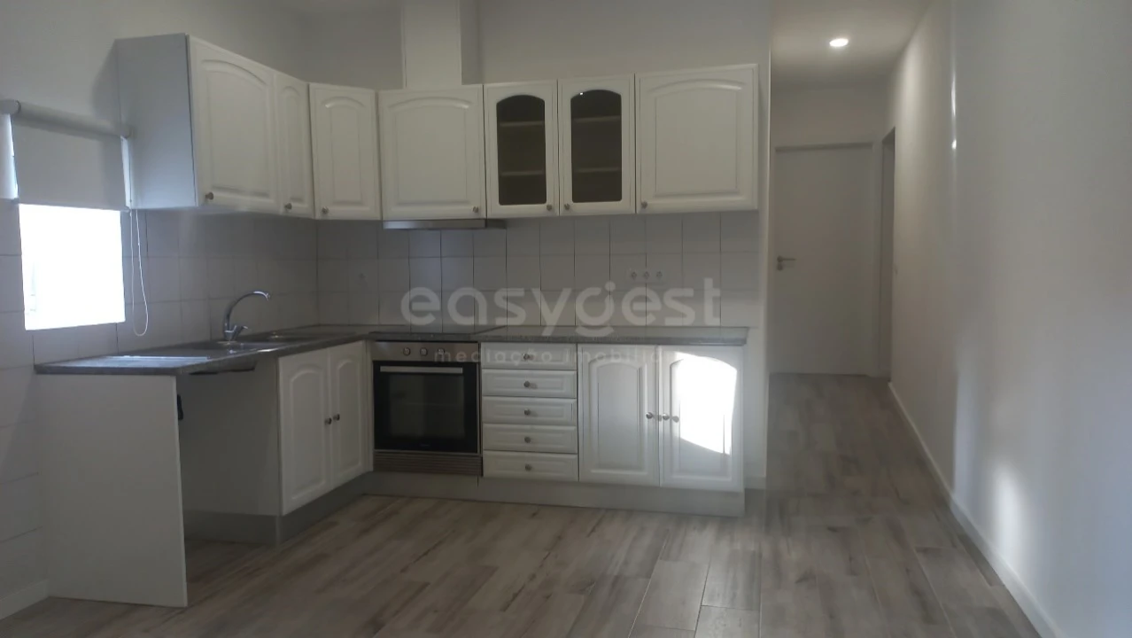 Moradia T2 para Venda em Amiais de Baixo Foto 18