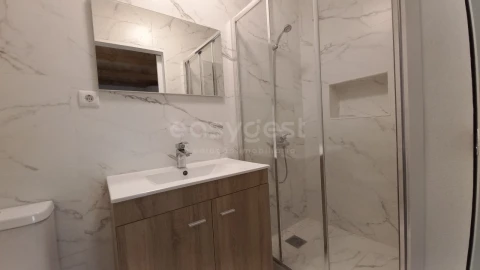 Moradia T2 para Venda em Amiais de Baixo