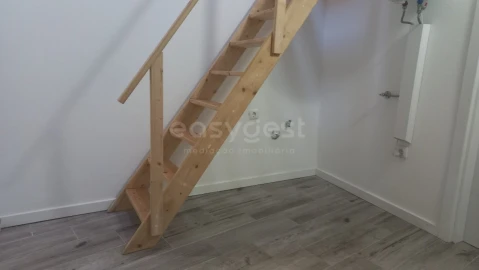 Moradia T2 para Venda em Amiais de Baixo