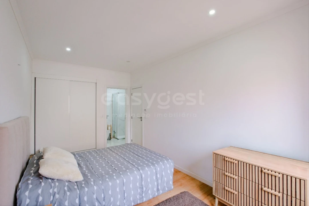 Apartamento T3 para Venda em Benfica Foto 2