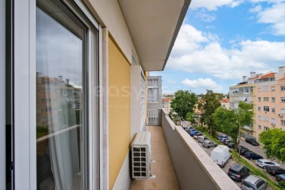 Apartamento T3 para Venda em Benfica