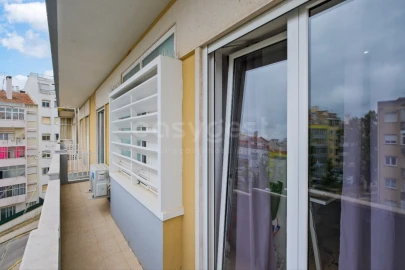 Apartamento T3 para Venda em Benfica