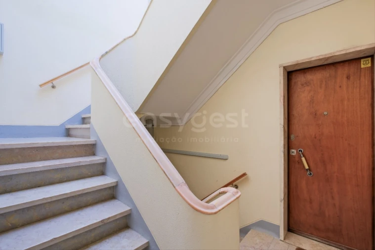 Apartamento T3 para Venda em Benfica Foto 32