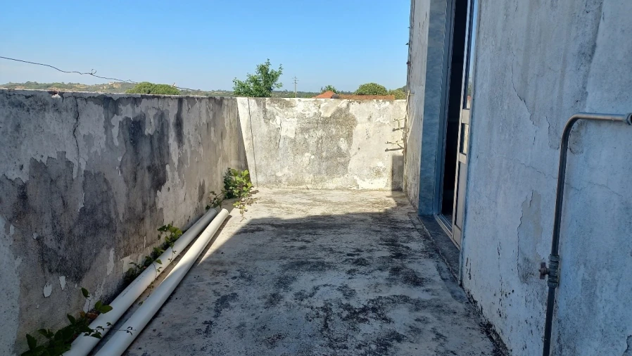 Moradia T2 para Venda em Azoia de Cima e Tremês Foto 13