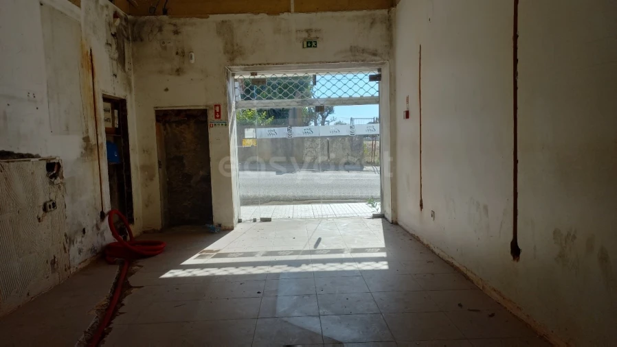 Moradia T2 para Venda em Azoia de Cima e Tremês Foto 19