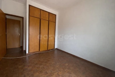 Apartamento T2 para Venda em Santa Clara e Castelo Viegas