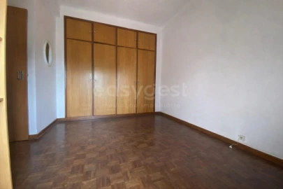 Apartamento T2 para Venda em Santa Clara e Castelo Viegas