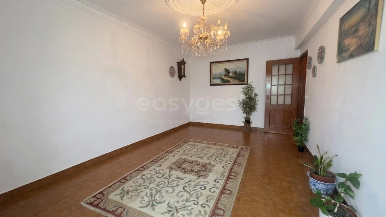 Apartamento T2 para Venda em Venteira Foto 3