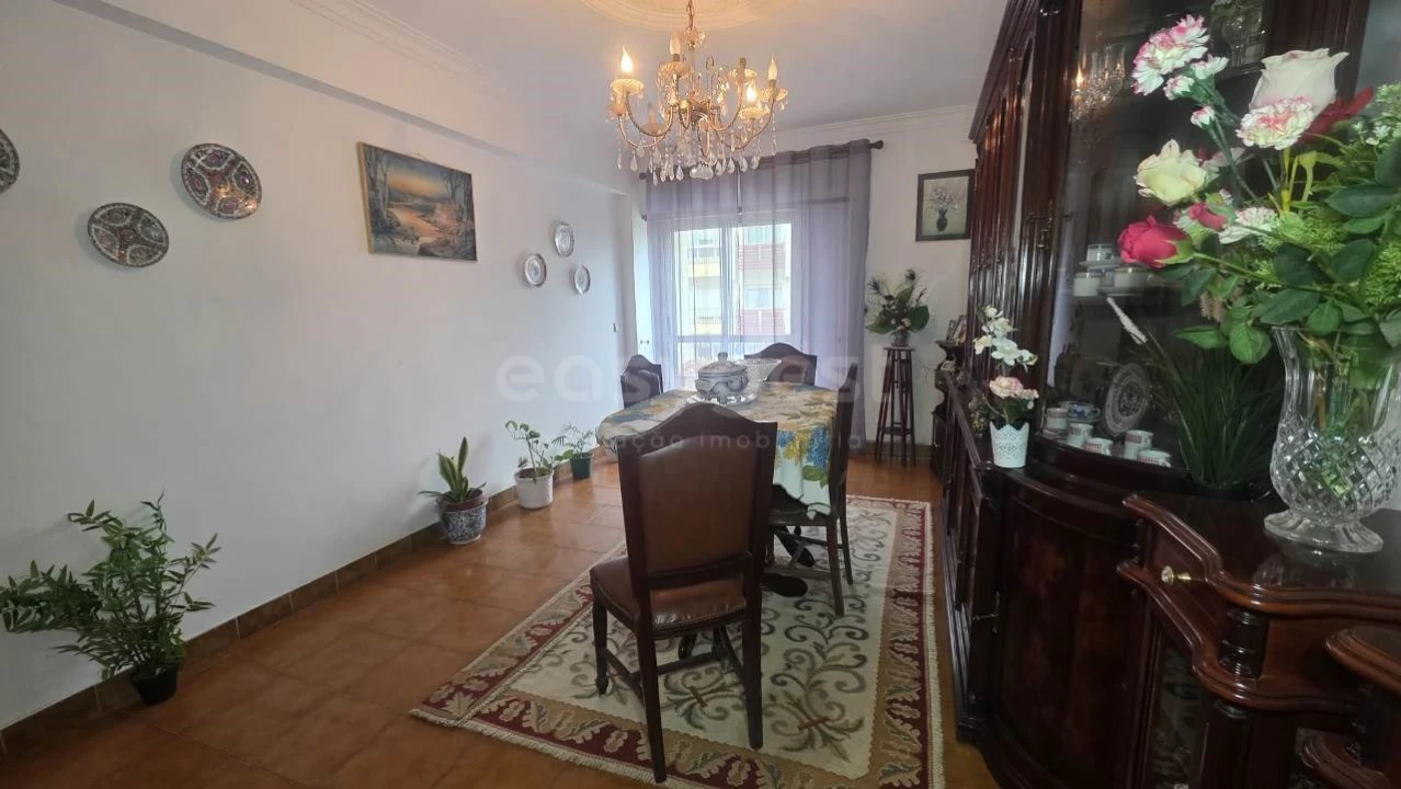 Apartamento T2 para Venda em Venteira Foto 6
