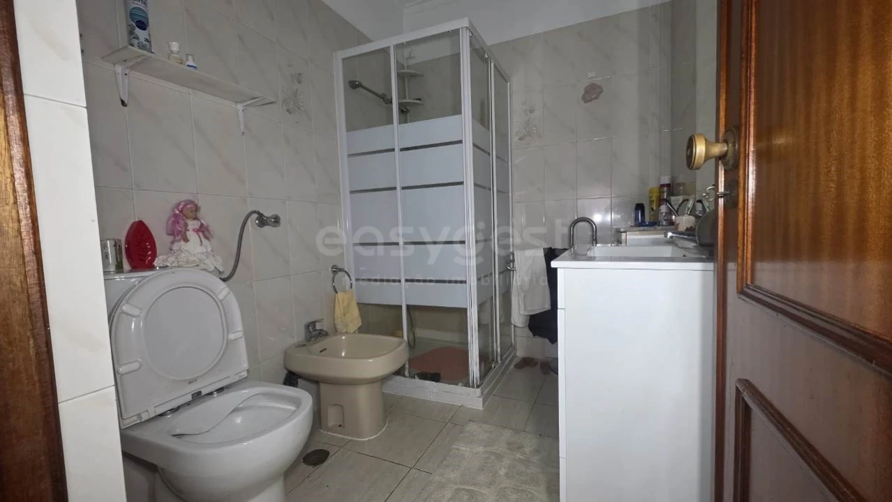 Apartamento T2 para Venda em Venteira Foto 16